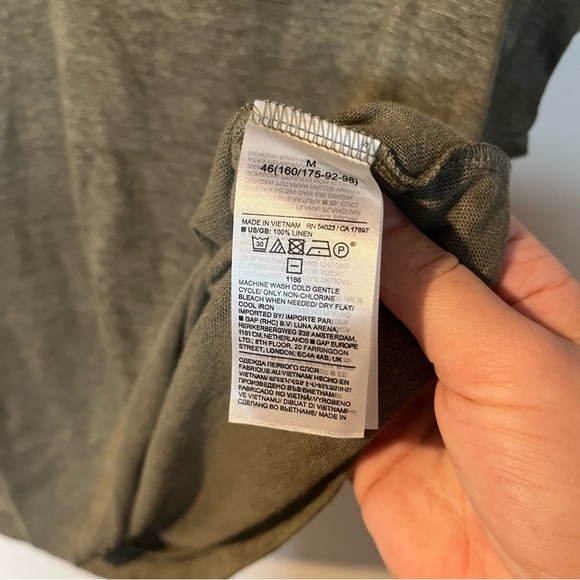 NWT! Banana Republic Linen Polo in Desert Thyme Green | medium - Picture 3 of 5